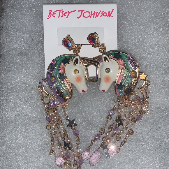 NWT $68 Betsey Johnson Unicorn Fringe Chandelier Earrings - Picture 6 of 7